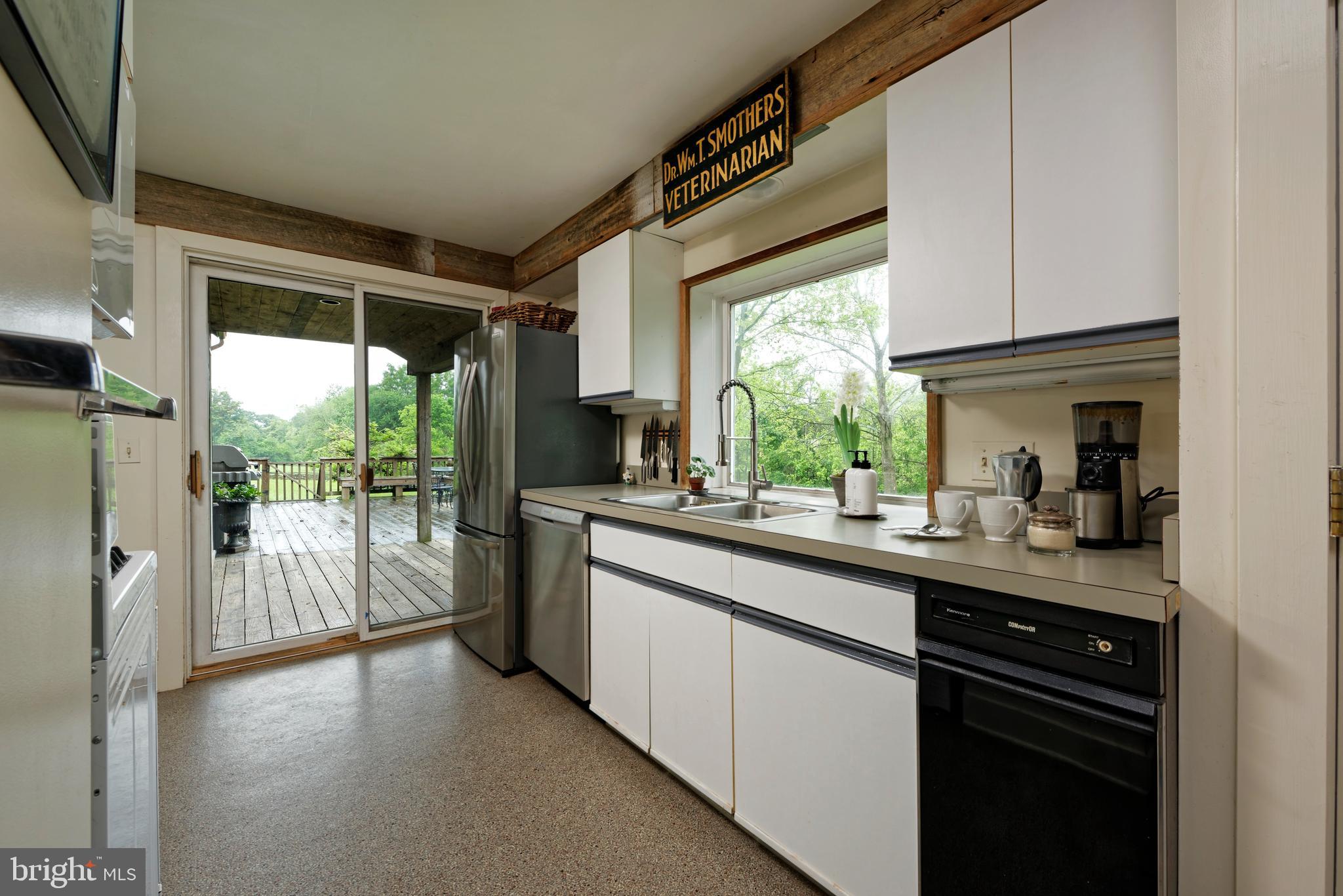 33195 Millville Road Upperville, VA 20184 - Photo 11 of 76 Enter into kitchen w/picture window w/mtn views