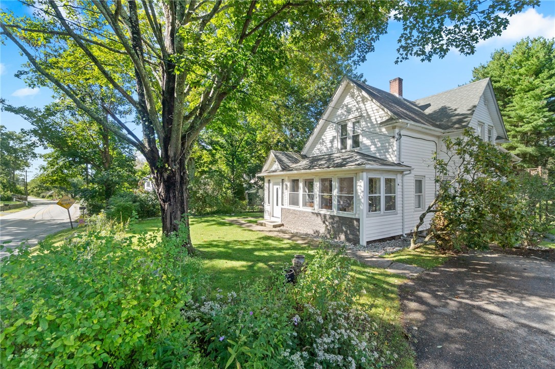 182 North Road South Kingstown, RI 02879 - Photo 3 of 38 Gallery Image 3