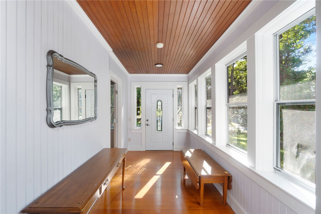 182 North Road South Kingstown, RI 02879 - Photo 4 of 38 Gallery Image 4