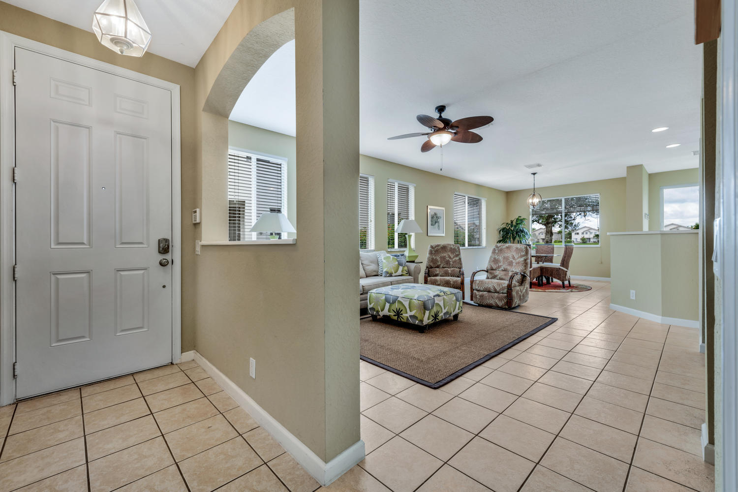 3222 Laurel Ridge Circle Riviera Beach, FL 33404 - Photo 11 of 30 FRONT ENTRANCE/LIVING