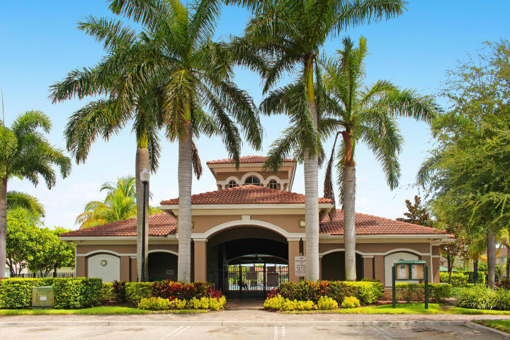 3222 Laurel Ridge Circle Riviera Beach, FL 33404 - Photo 22 of 30 TO Clubhouse