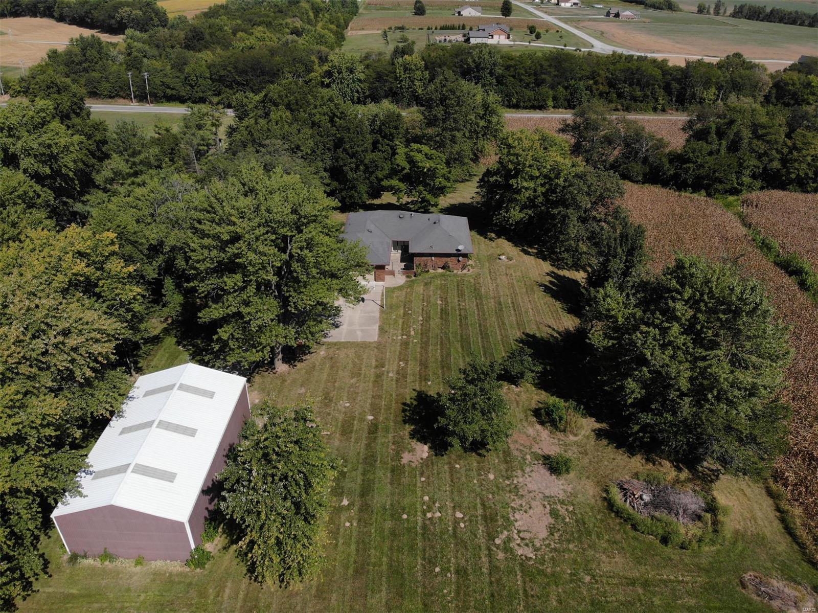 12430 Buckeye Road Highland, IL 62249 - Photo 12 of 64