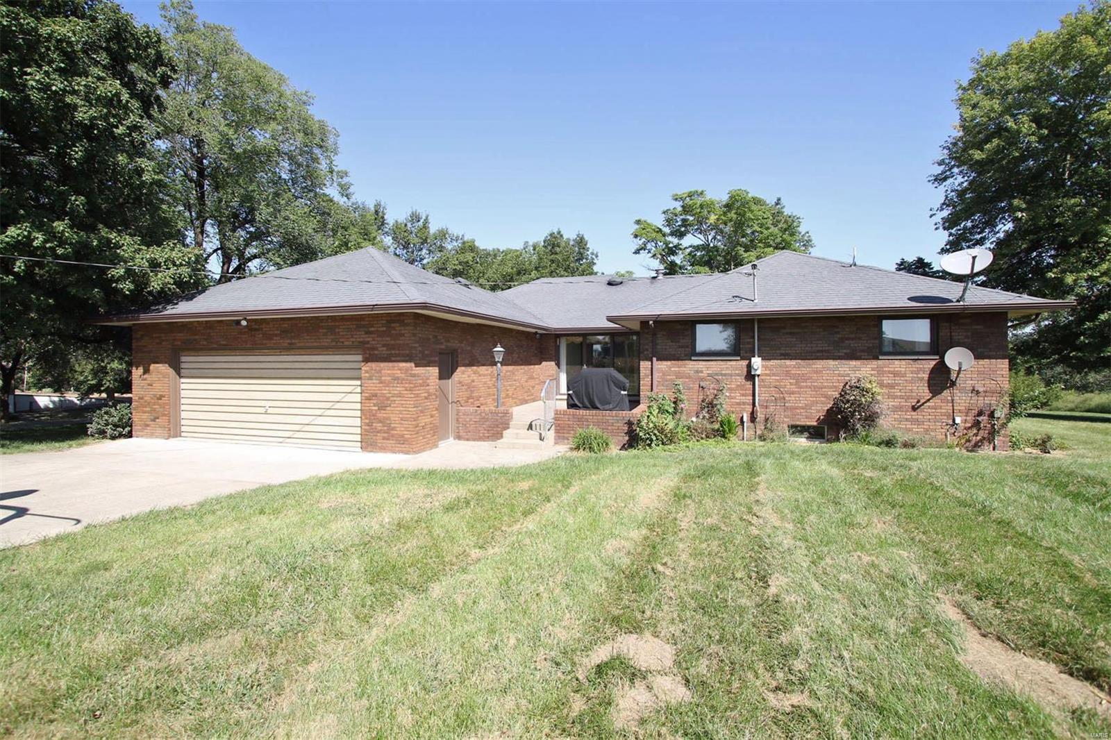12430 Buckeye Road Highland, IL 62249 - Photo 14 of 64
