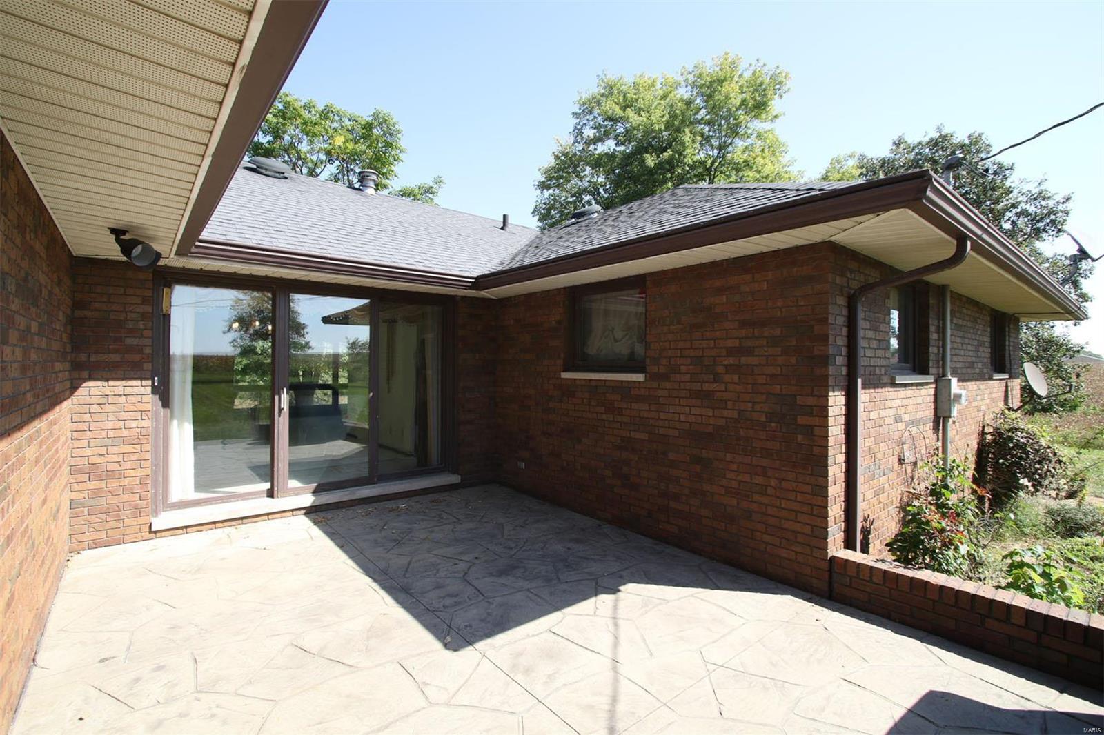 12430 Buckeye Road Highland, IL 62249 - Photo 16 of 64