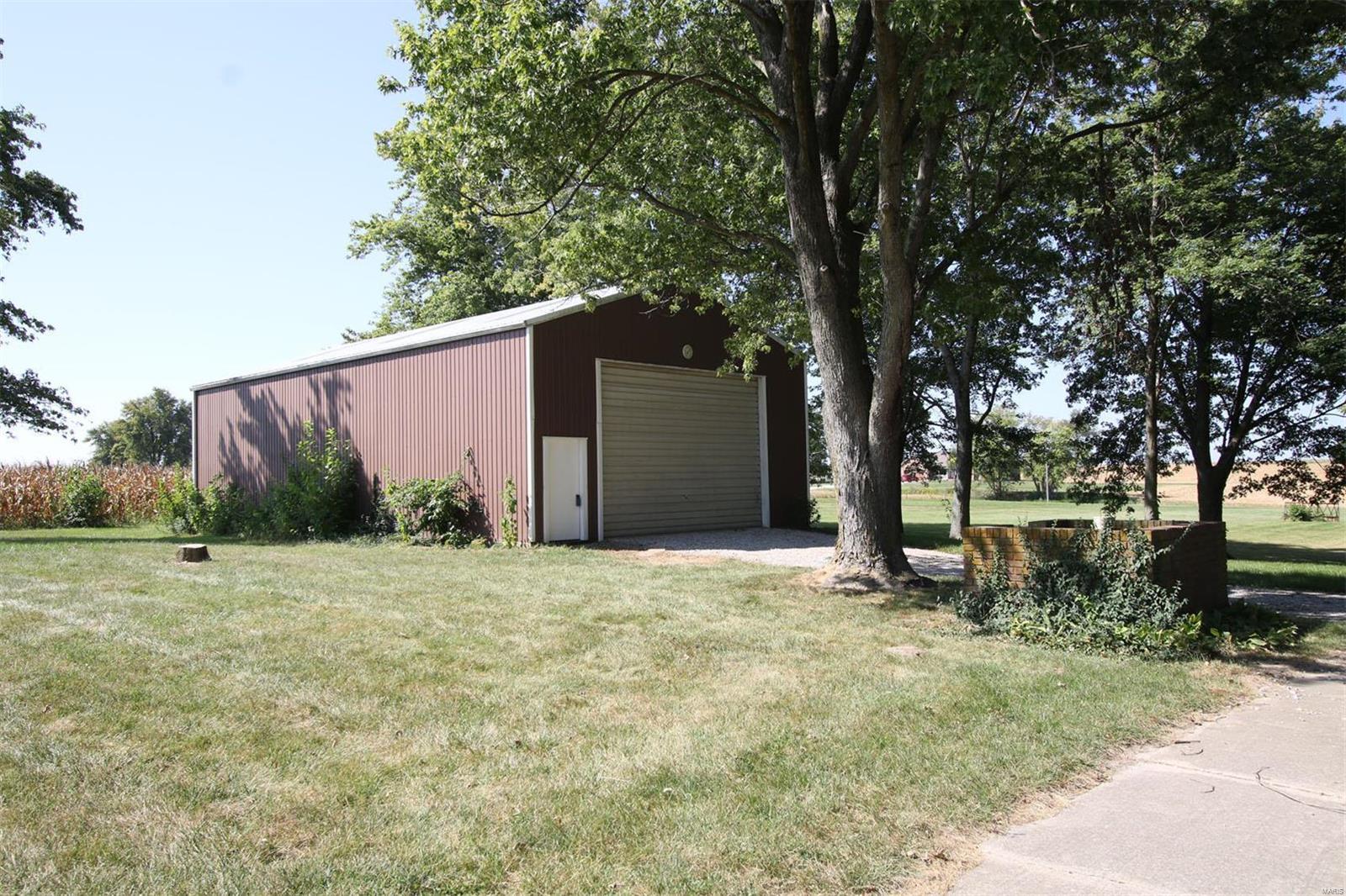 12430 Buckeye Road Highland, IL 62249 - Photo 19 of 64