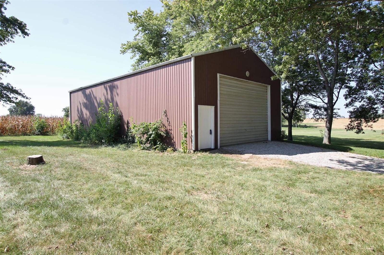 12430 Buckeye Road Highland, IL 62249 - Photo 20 of 64