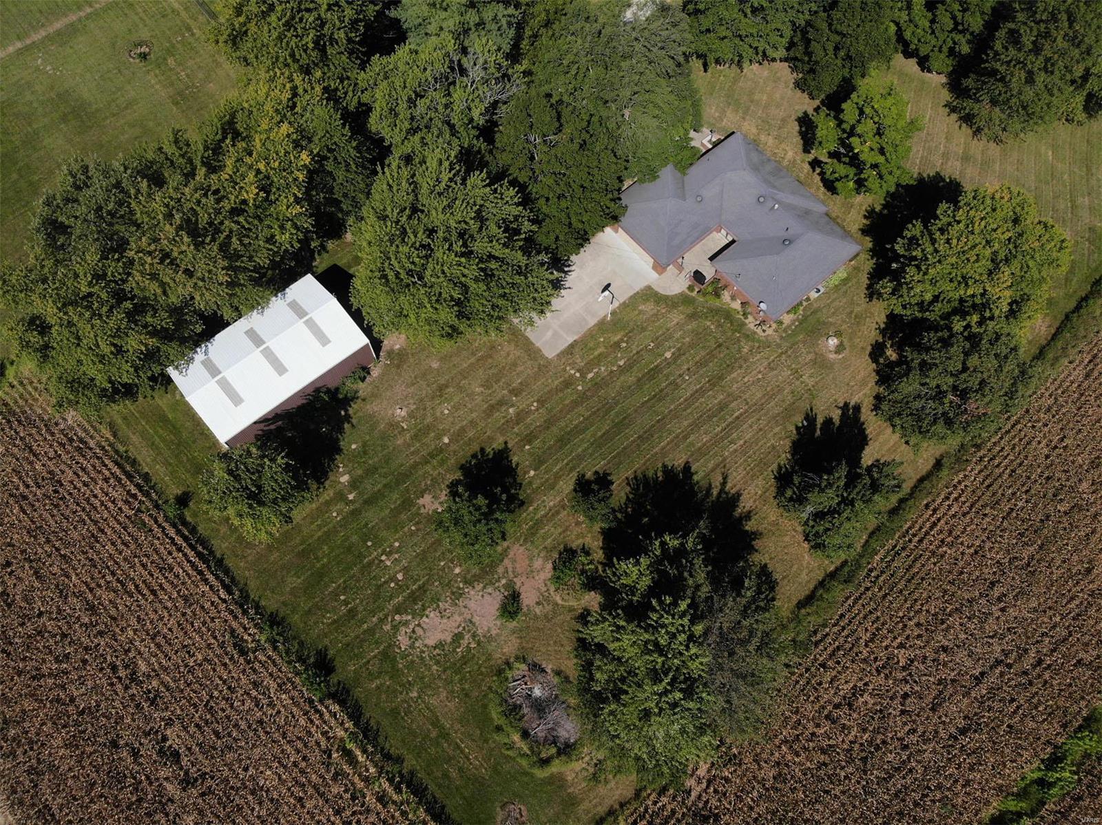 12430 Buckeye Road Highland, IL 62249 - Photo 22 of 64