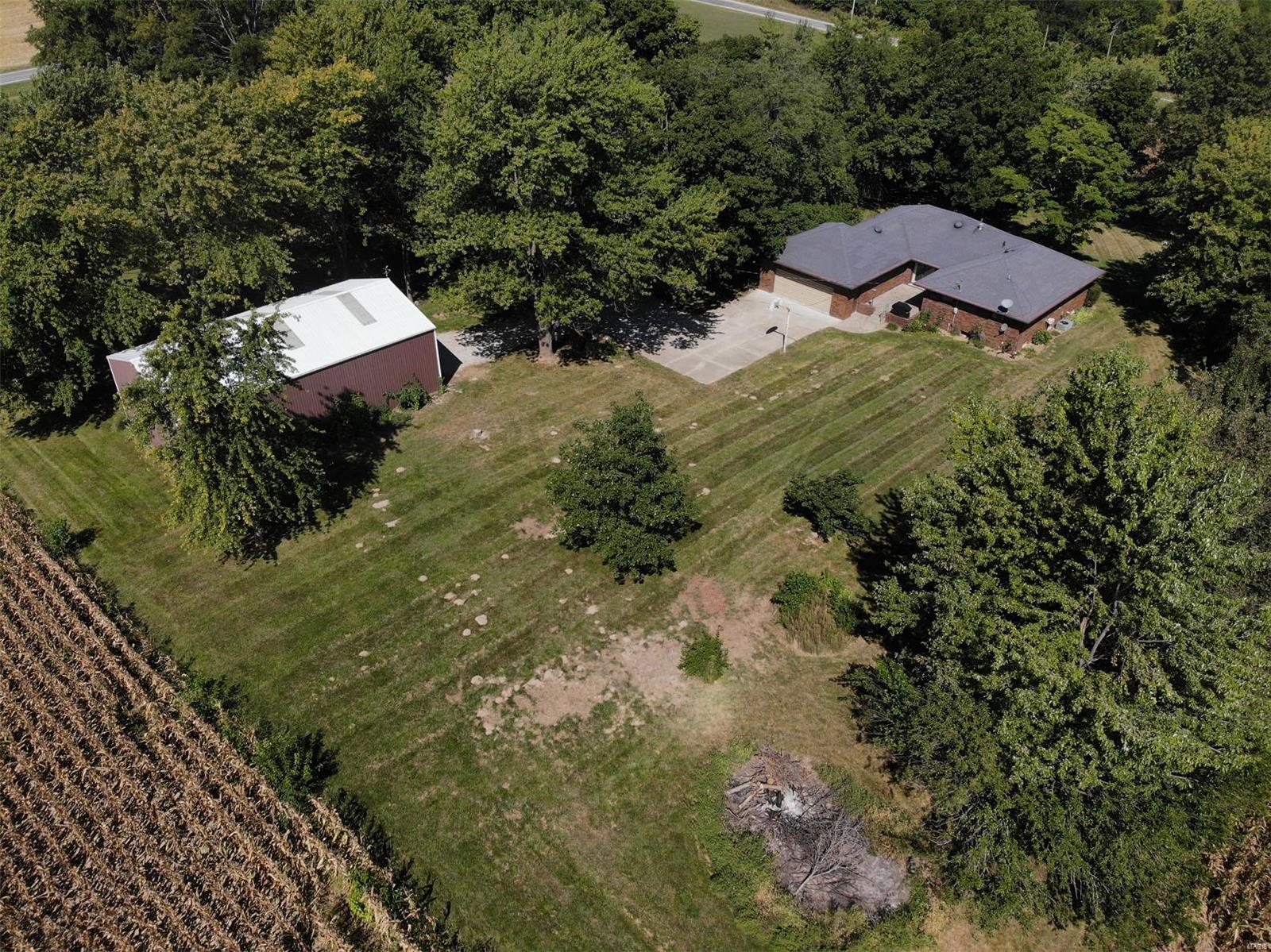12430 Buckeye Road Highland, IL 62249 - Photo 23 of 64
