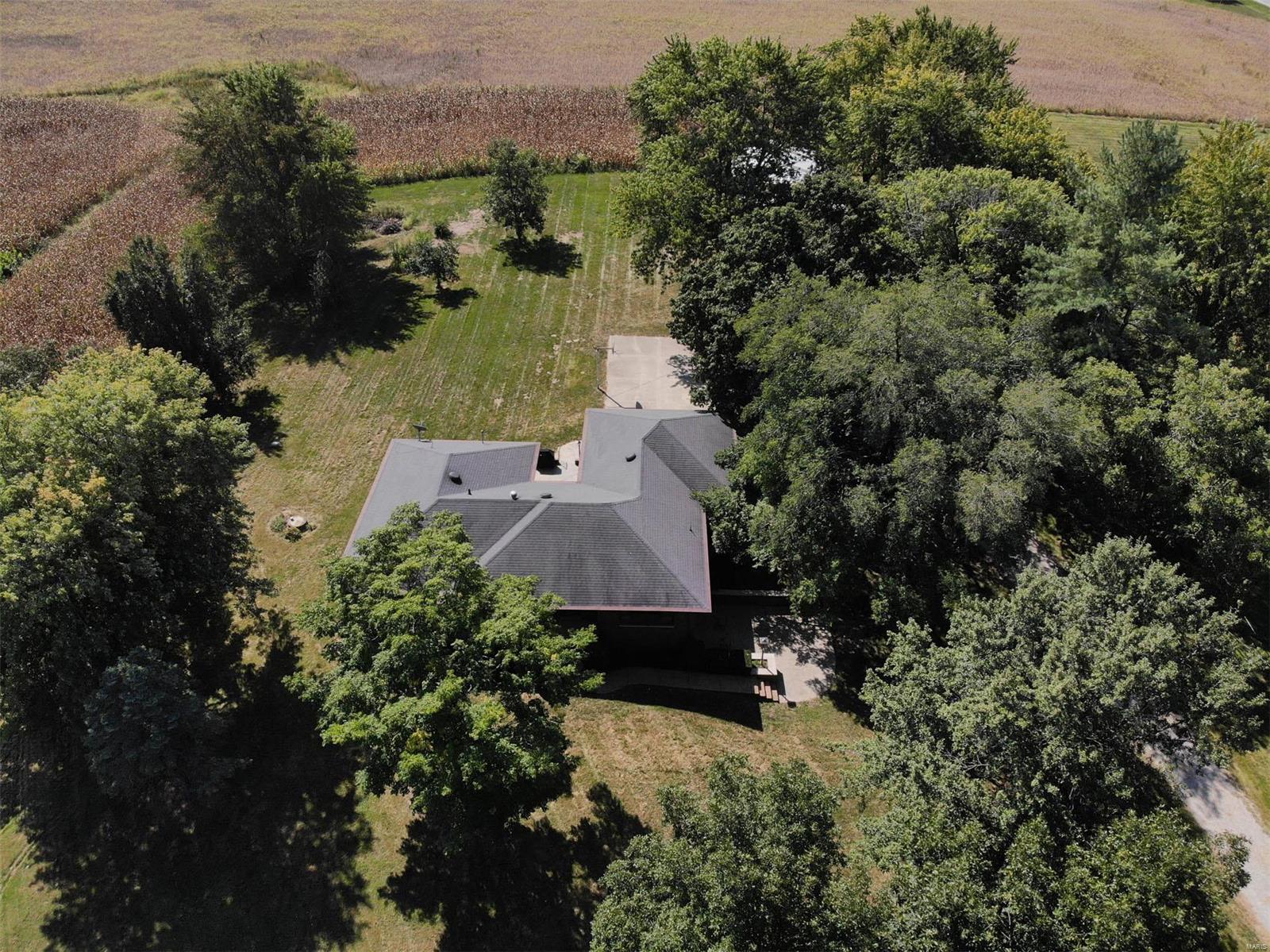 12430 Buckeye Road Highland, IL 62249 - Photo 3 of 64