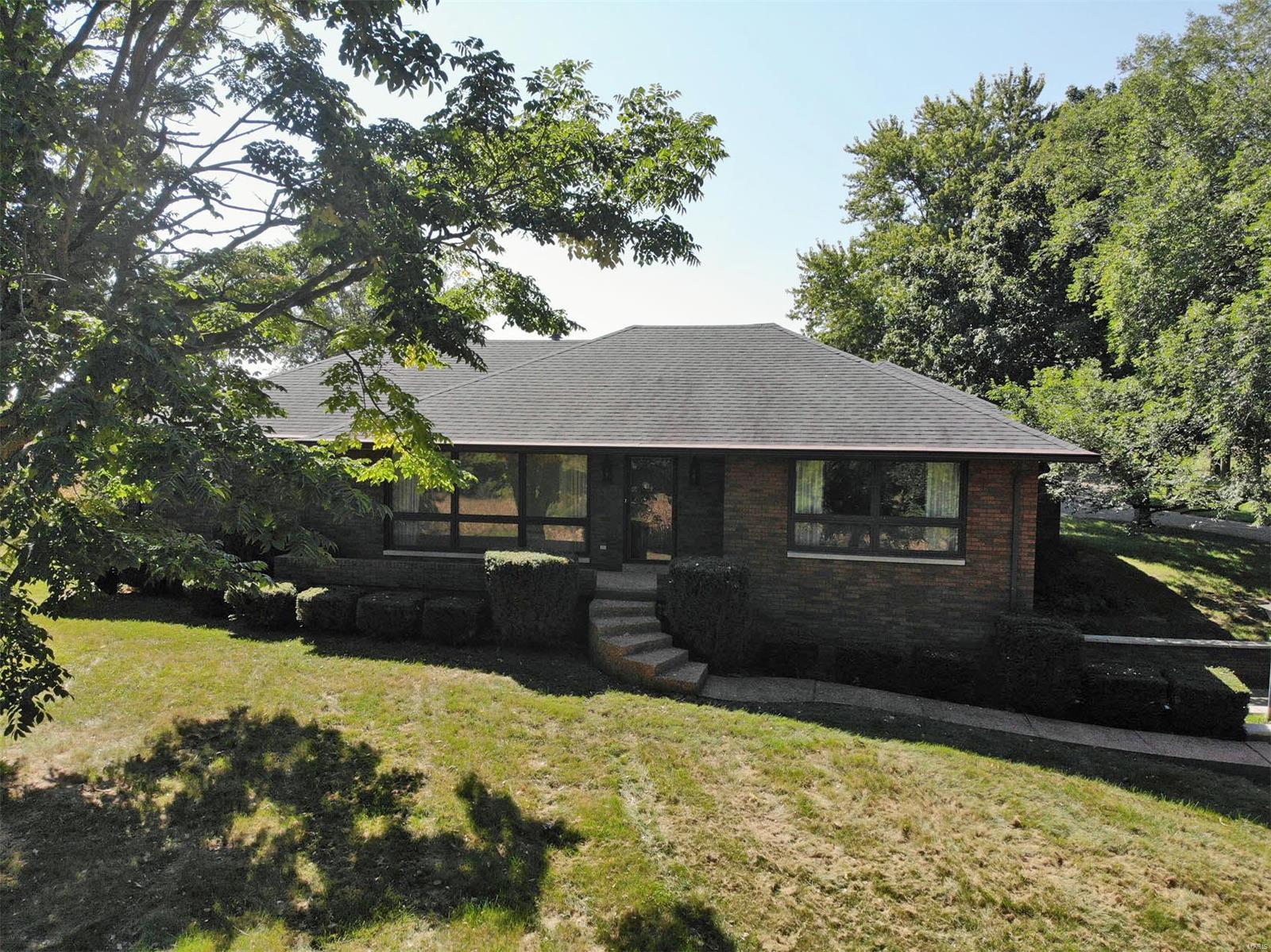 12430 Buckeye Road Highland, IL 62249 - Photo 4 of 64
