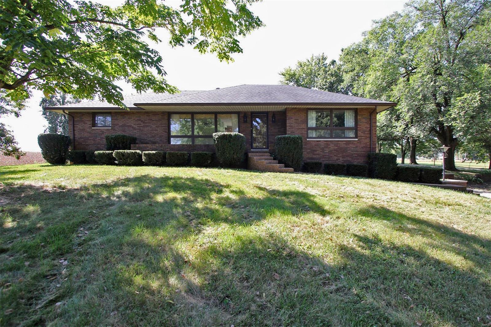 12430 Buckeye Road Highland, IL 62249 - Photo 5 of 64