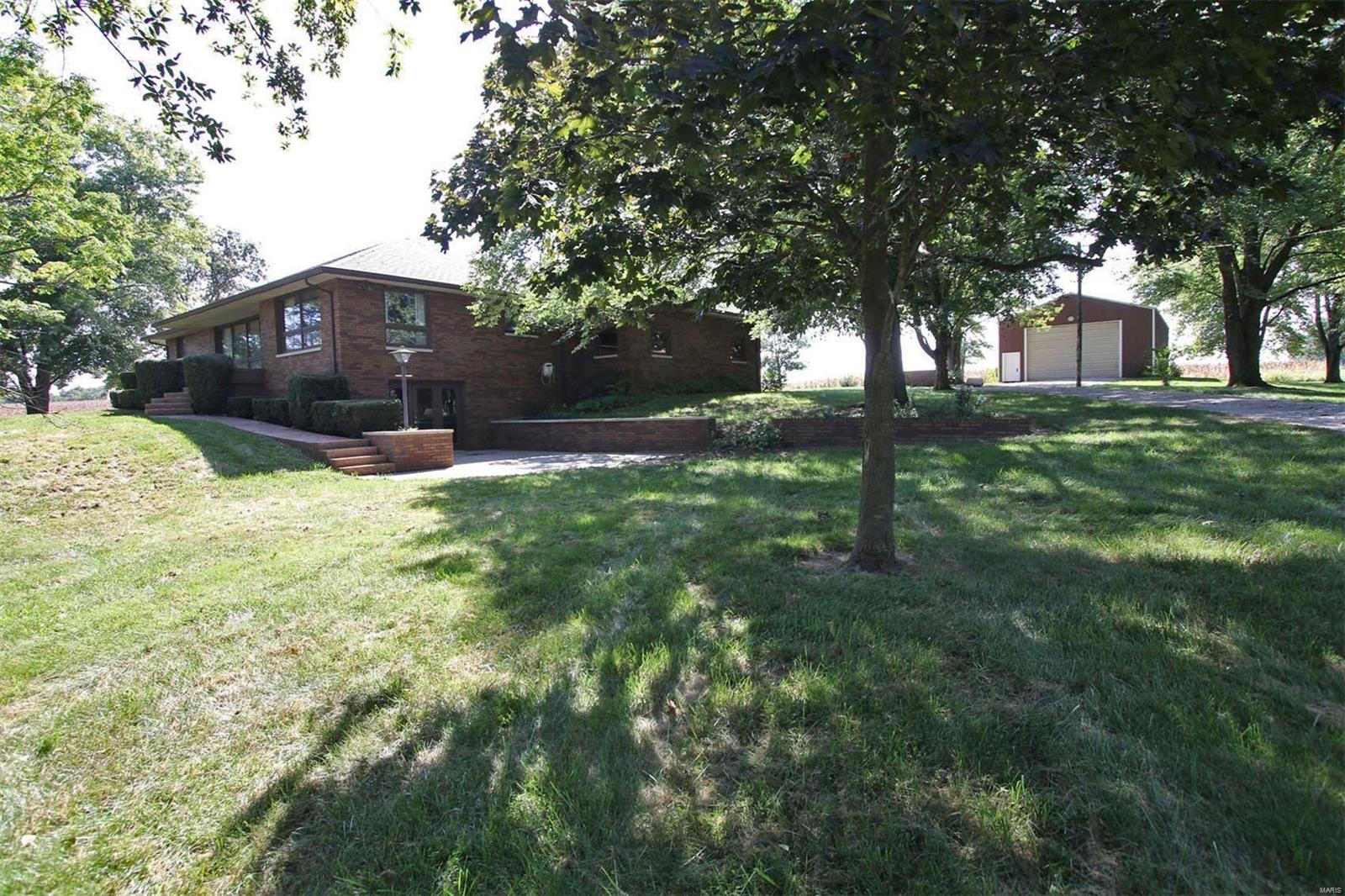 12430 Buckeye Road Highland, IL 62249 - Photo 6 of 64