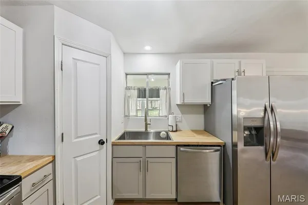 $230,000 | 1283 Red Ball Trail, Greenville, IL 62246