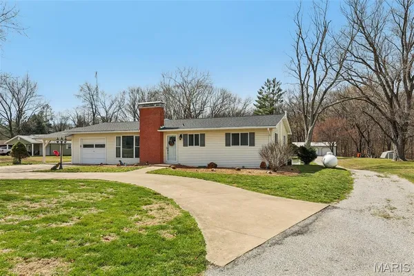 $230,000 | 1283 Red Ball Trail, Greenville, IL 62246