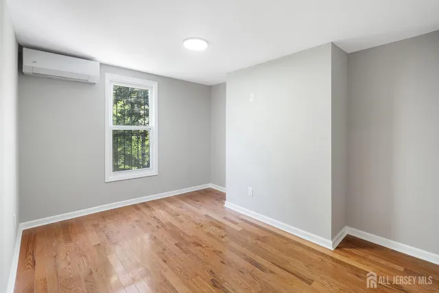 $819,999 | 299 Halladay Street, Jersey City, NJ 07304