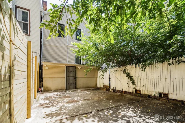 $819,999 | 299 Halladay Street, Jersey City, NJ 07304