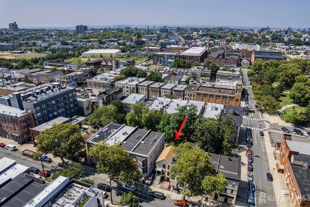 $819,999 | 299 Halladay Street, Jersey City, NJ 07304