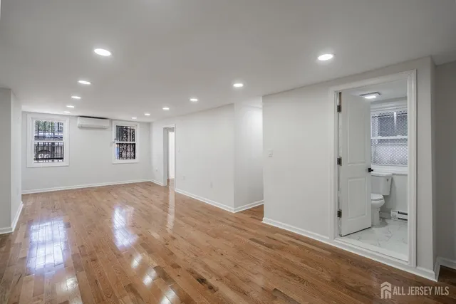 $819,999 | 299 Halladay Street, Jersey City, NJ 07304