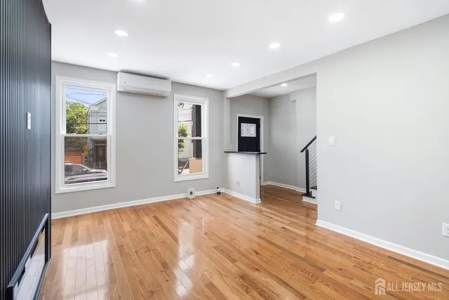 $819,999 | 299 Halladay Street, Jersey City, NJ 07304