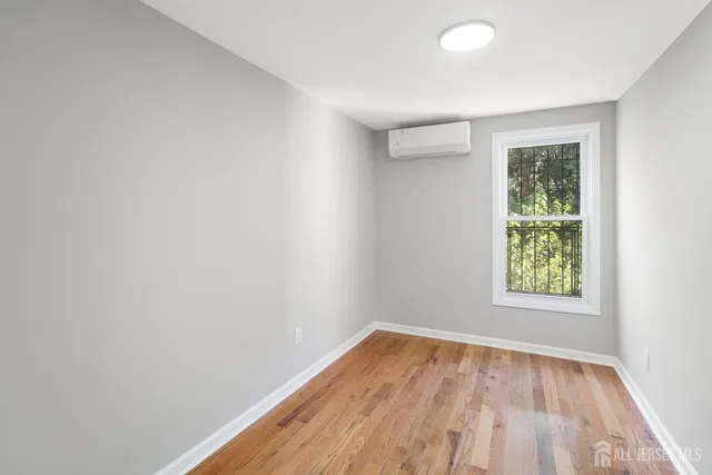 $819,999 | 299 Halladay Street, Jersey City, NJ 07304