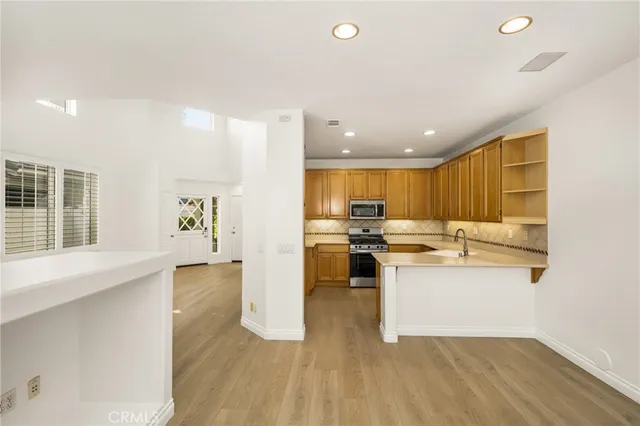 $5,000 | 18621 Park Meadow Lane, Huntington Beach, CA 92648