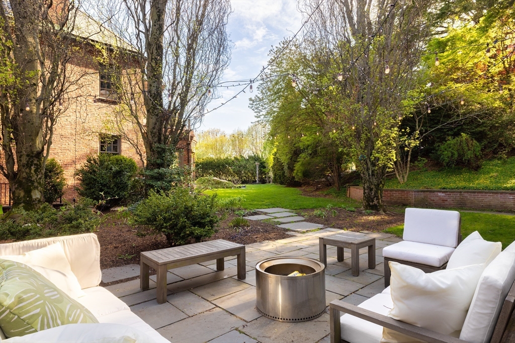 40 Singletree Road Brookline, MA 02467 - Photo 17 of 23