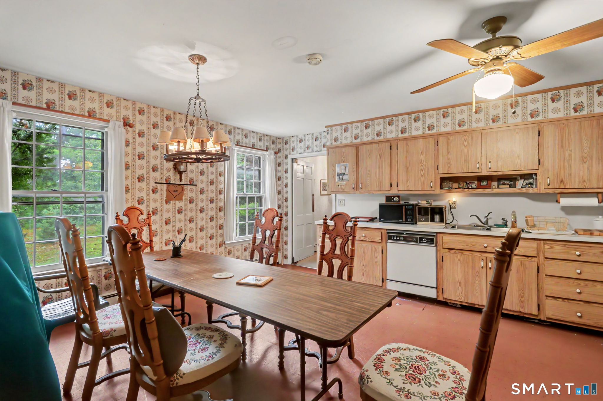 2514 Redding Road Fairfield, CT 06824 - Photo 11 of 33