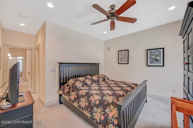 $1,100,000 | 235 Wolf Hollow Road, Lake Harmony, PA 18624