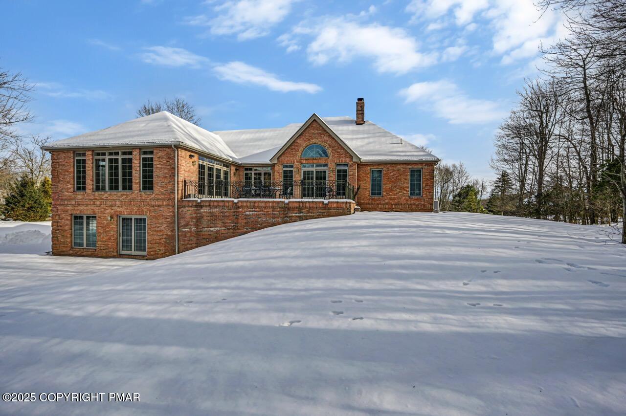 235 Wolf Hollow Road Lake Harmony, PA 18624 - Photo 7 of 98 235 Wolf Hollow Rd 04 Large