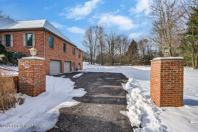 $1,100,000 | 235 Wolf Hollow Road, Lake Harmony, PA 18624