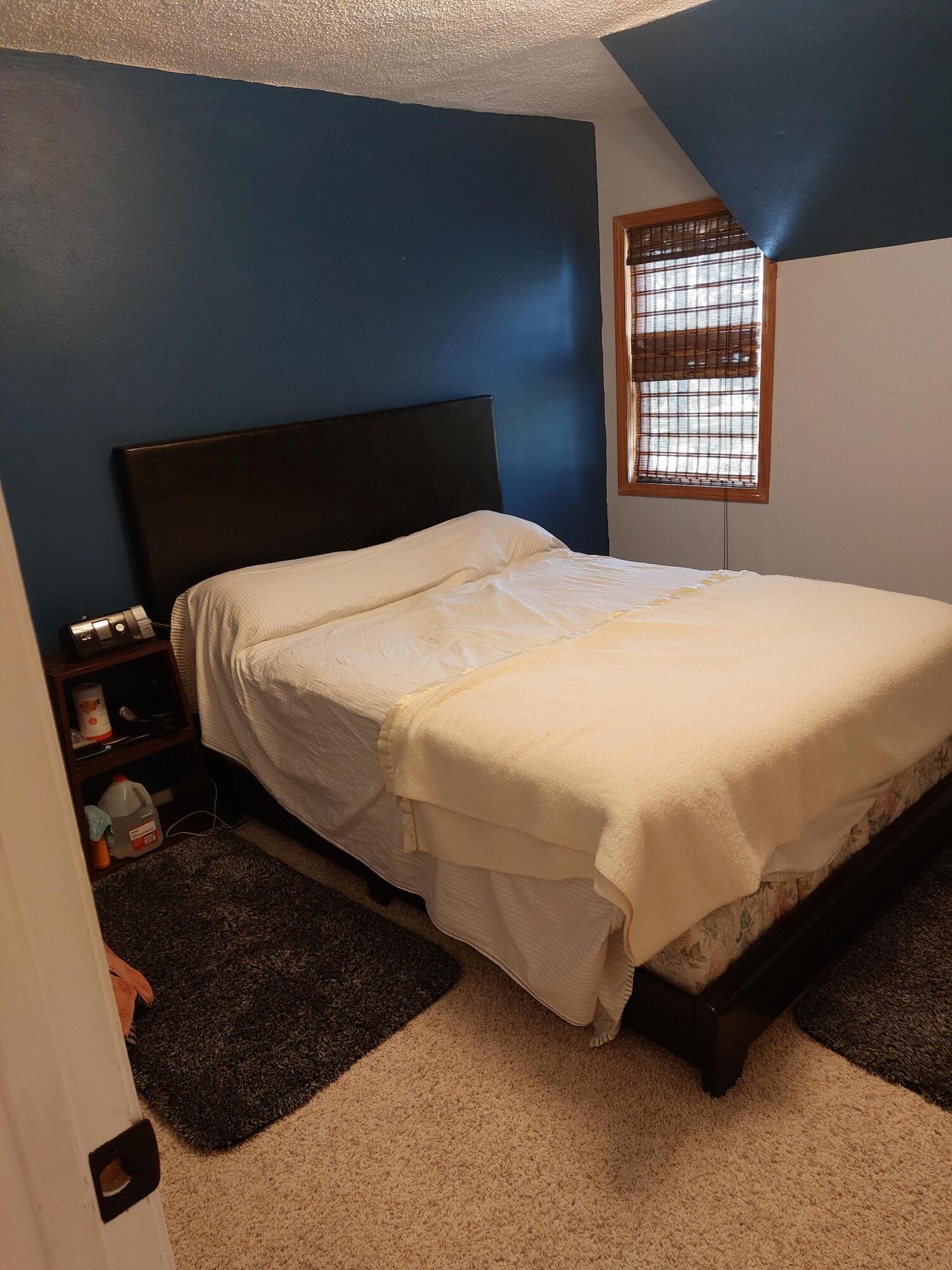 23546 Struwin Road Battle Creek, MI 49017 - Photo 13 of 18 23546 Struwin Bedroom