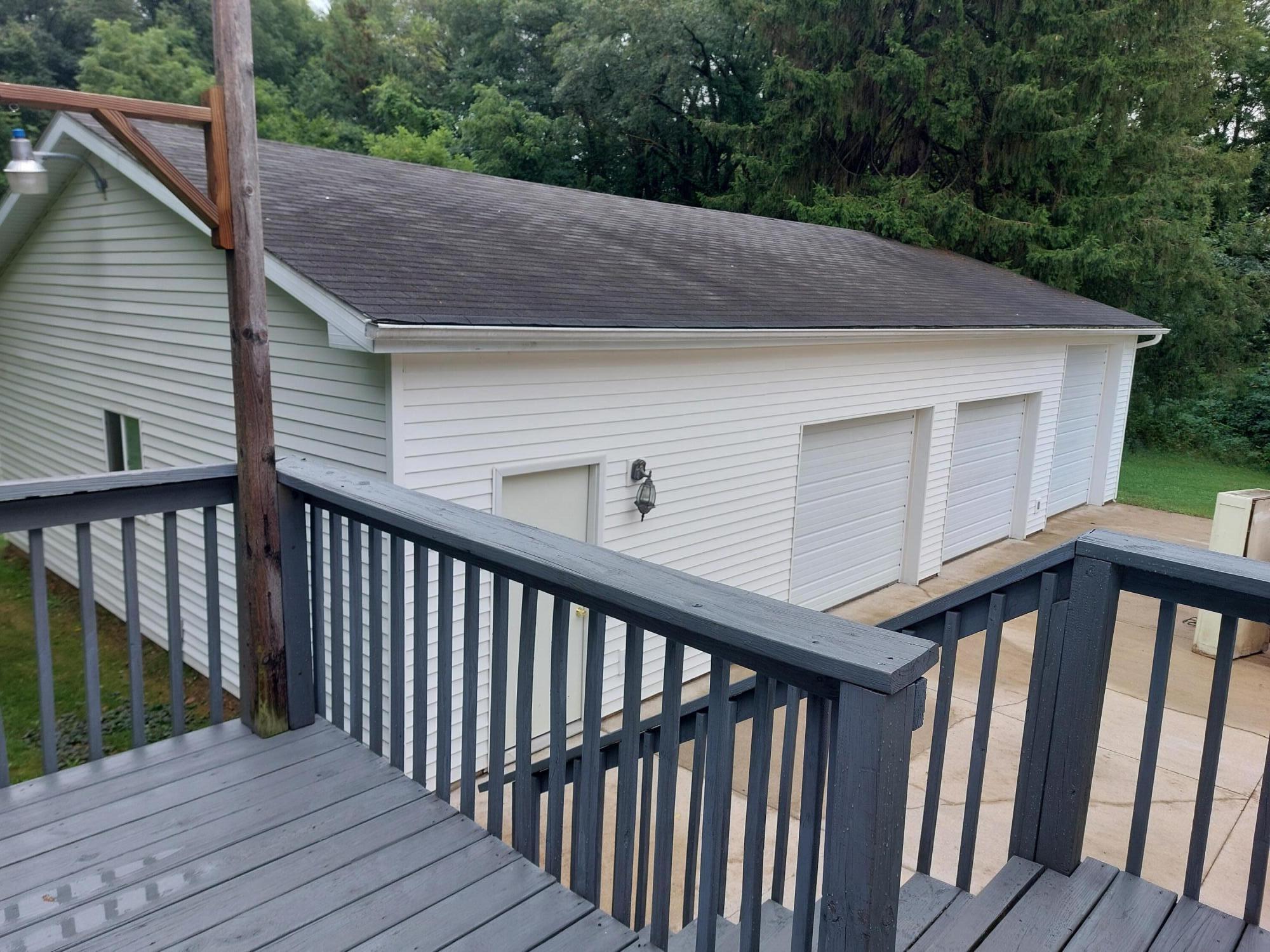 23546 Struwin Road Battle Creek, MI 49017 - Photo 17 of 18 23546 Struwin Deck view of 3 car garage