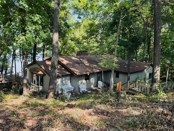 $385,000 | 2862 Lakewood Drive, Vandalia, IL 62471