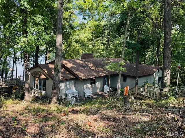 $425,000 | 2862 Lakewood Drive, Vandalia, IL 62471