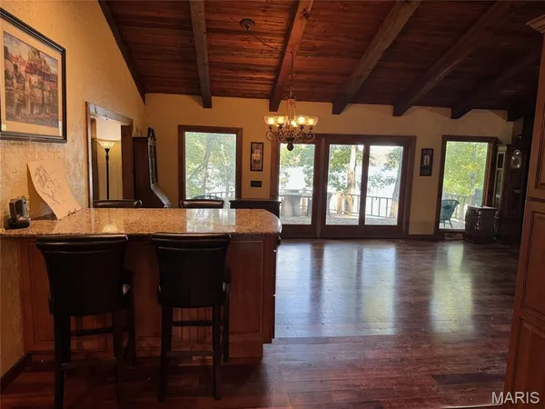 $385,000 | 2862 Lakewood Drive, Vandalia, IL 62471