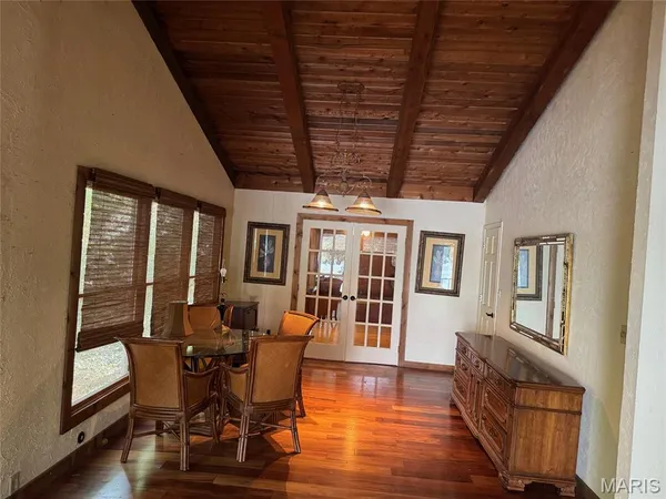 $385,000 | 2862 Lakewood Drive, Vandalia, IL 62471
