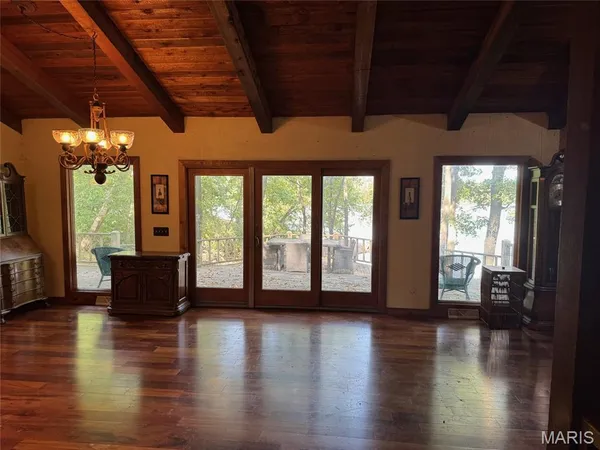 $385,000 | 2862 Lakewood Drive, Vandalia, IL 62471