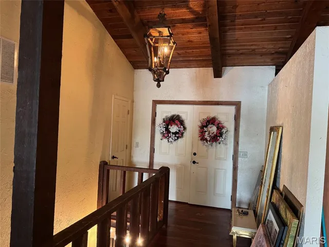 $425,000 | 2862 Lakewood Drive, Vandalia, IL 62471