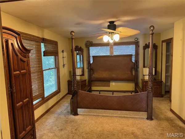 $385,000 | 2862 Lakewood Drive, Vandalia, IL 62471