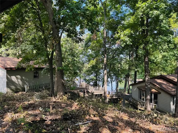 $385,000 | 2862 Lakewood Drive, Vandalia, IL 62471