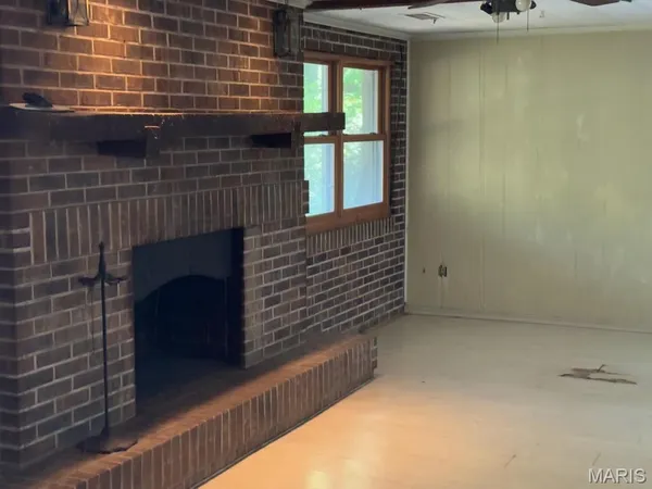 $385,000 | 2862 Lakewood Drive, Vandalia, IL 62471