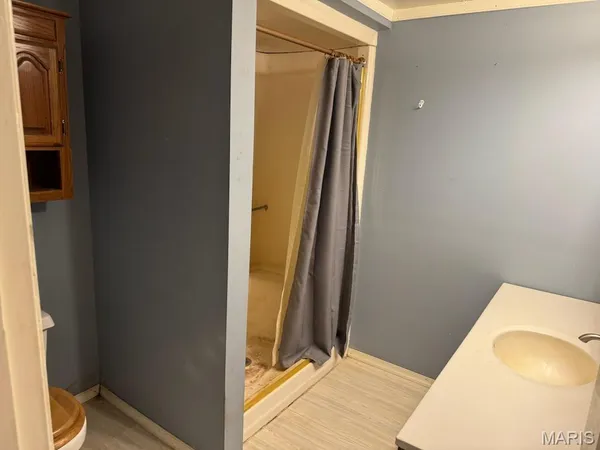 $385,000 | 2862 Lakewood Drive, Vandalia, IL 62471