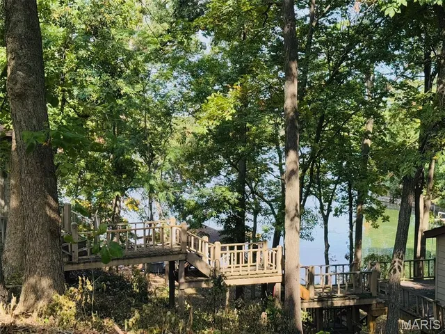 $425,000 | 2862 Lakewood Drive, Vandalia, IL 62471