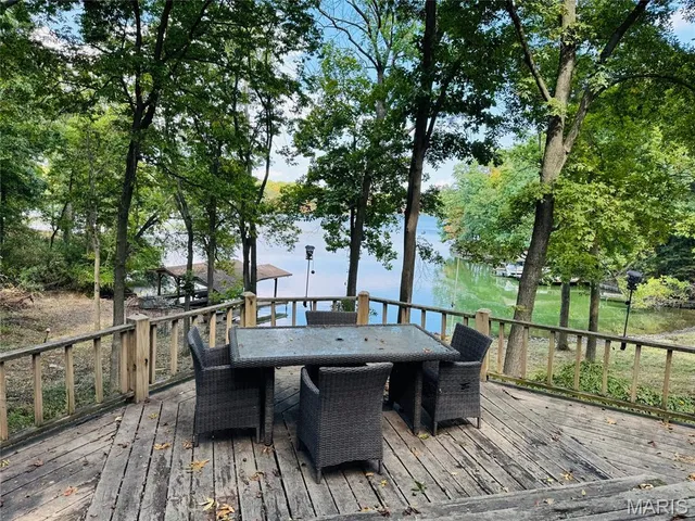 $425,000 | 2862 Lakewood Drive, Vandalia, IL 62471