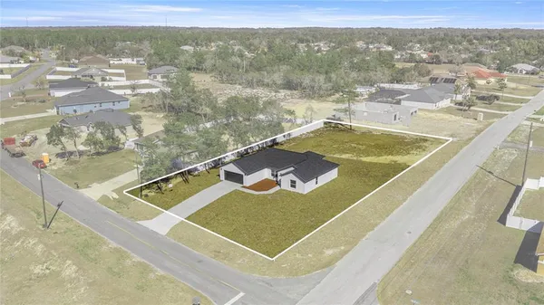 a view of a tennis court