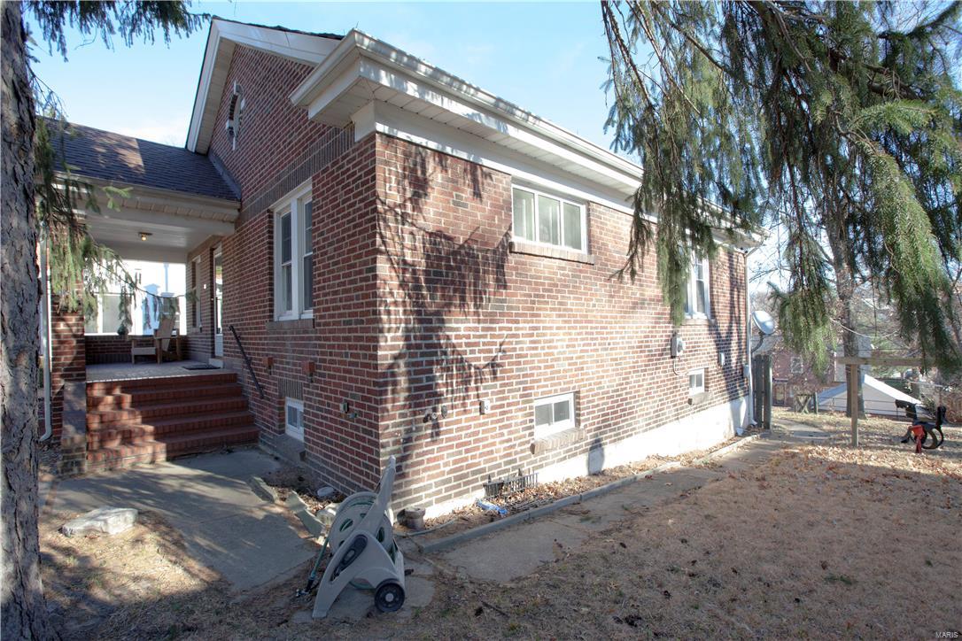 22 Sunset Court St. Louis, MO 63121 - Photo 17 of 23