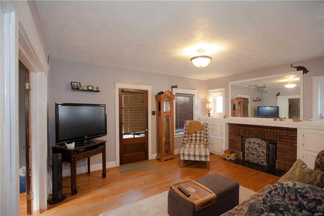 22 Sunset Court St. Louis, MO 63121 - Photo 3 of 23