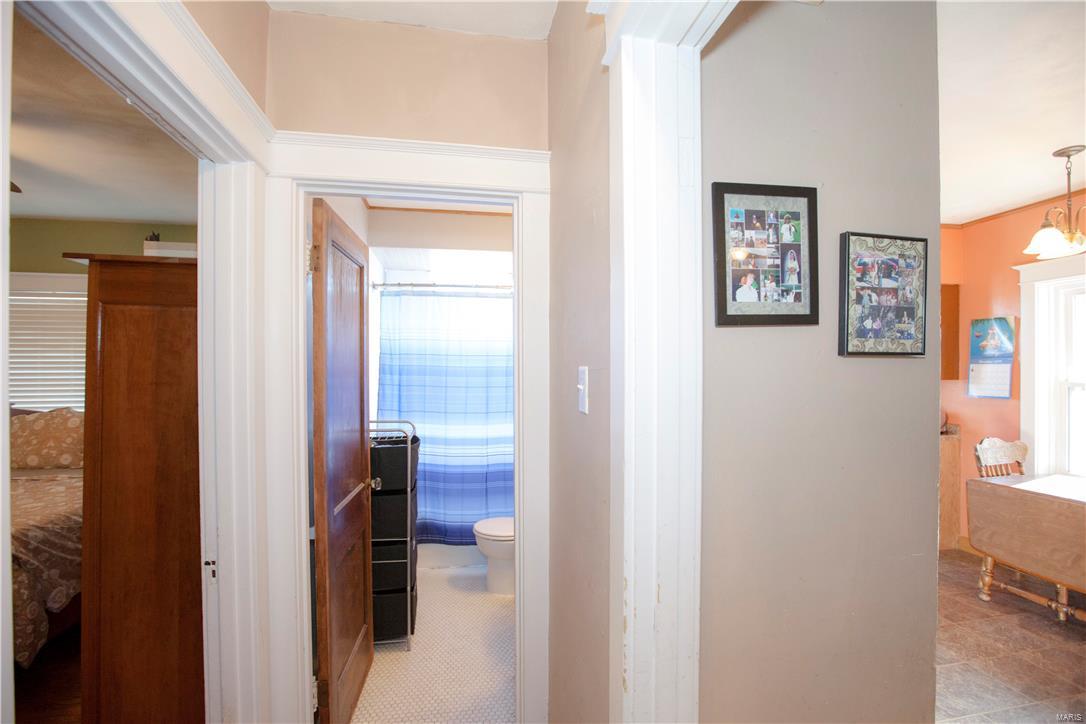 22 Sunset Court St. Louis, MO 63121 - Photo 4 of 23