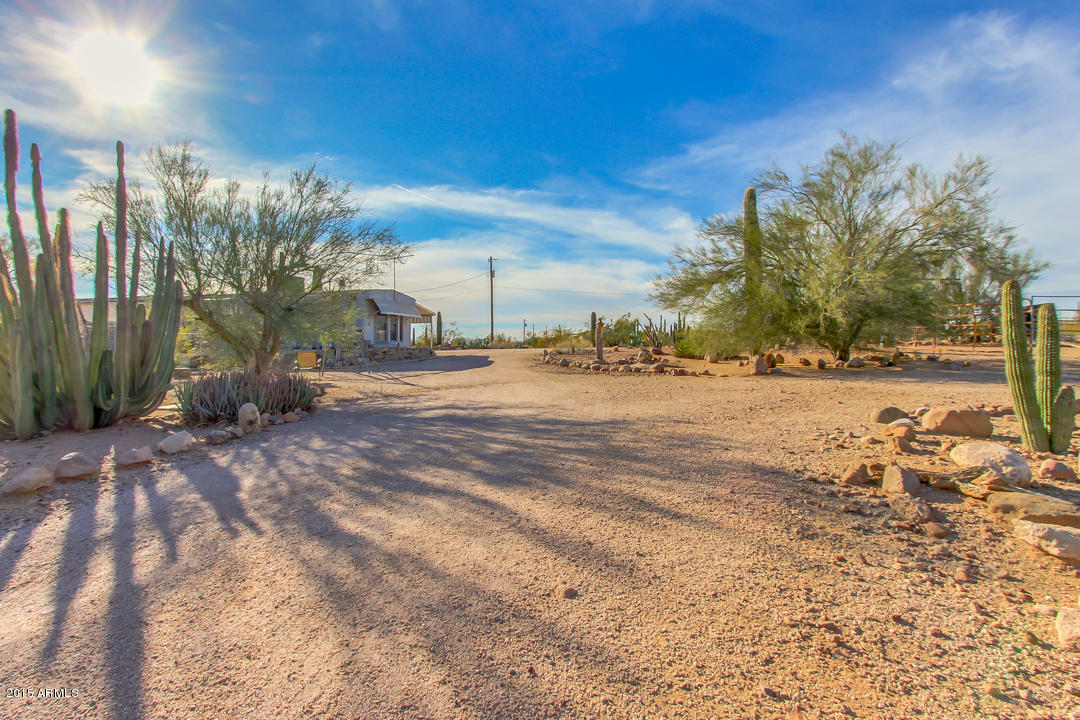 178 North Starr Road Apache Junction, AZ 85119 - Photo 8 of 41 a view of a yard with an outdoor space
