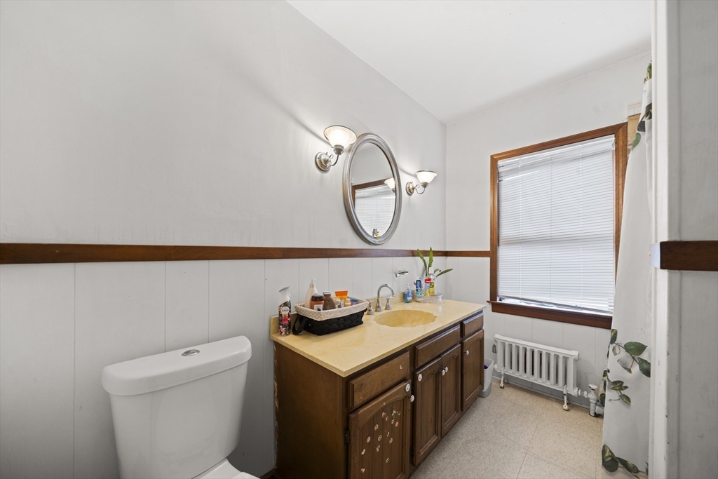 363 White Street Springfield, MA 01108 - Photo 15 of 35